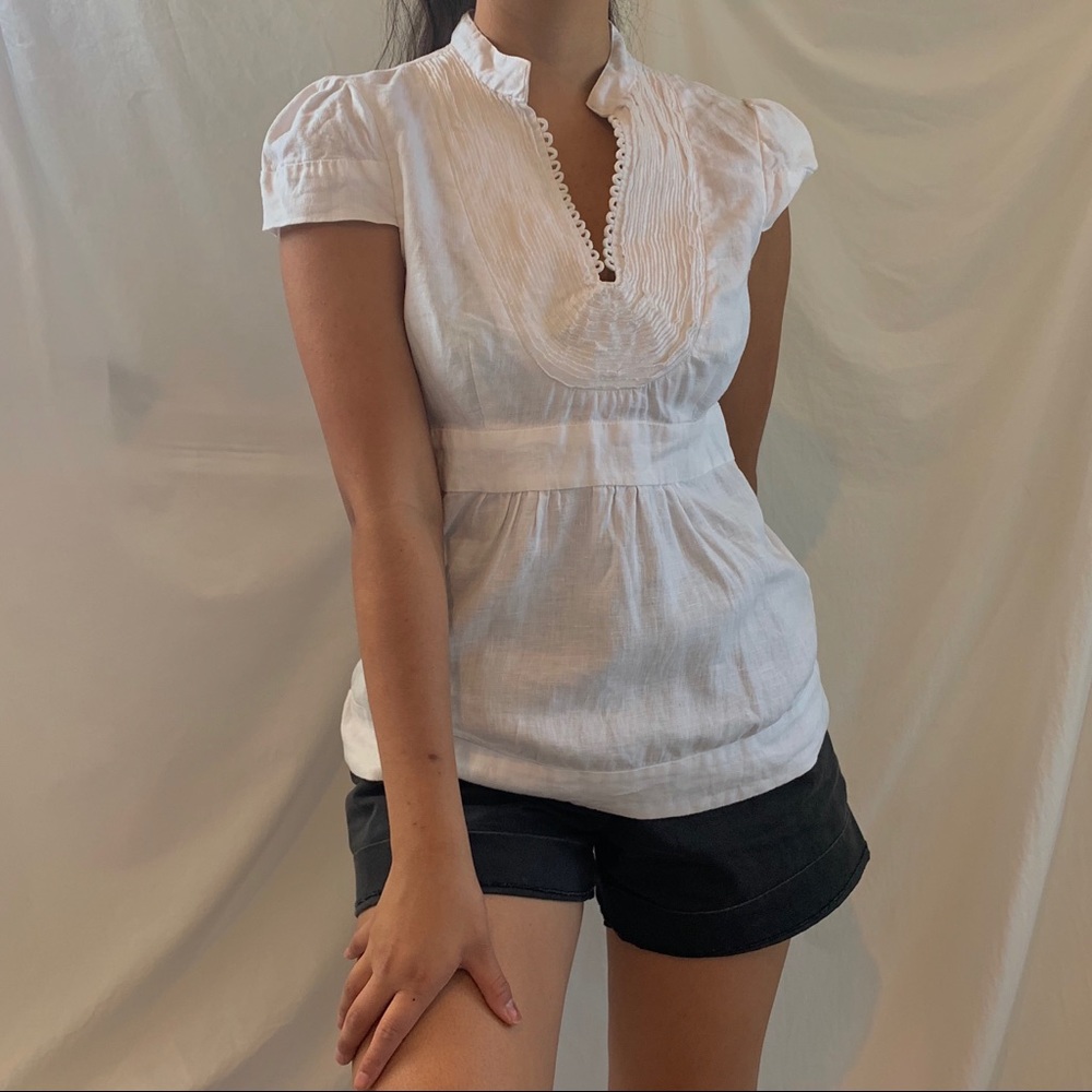 ✨ADORABLE WHITE DETAILED BLOUSE!✨